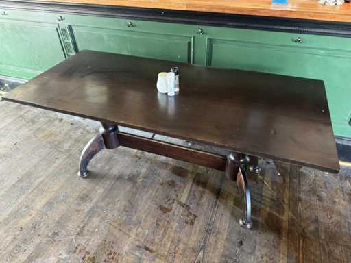 Table de restaurant en bois