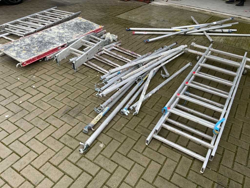 Batch of mobile scaffold parts