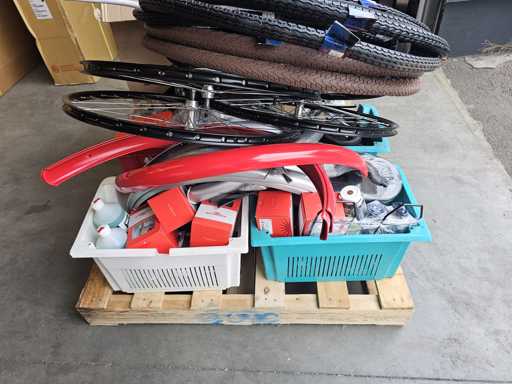 Palet de piese ?i accesorii pentru biciclete