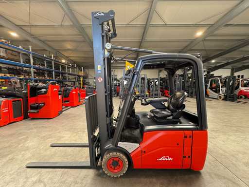 28/2021 Service + UVV 07/2026 Linde E16 1.600kg Triplex elektrische vorkheftruck