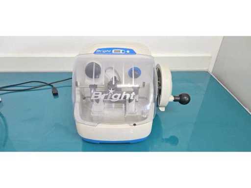 Bright - M3500 - Microtome