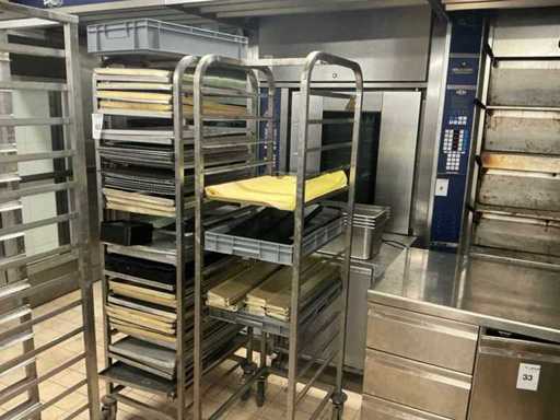 Stainless steel shelf trolley with content (2x)