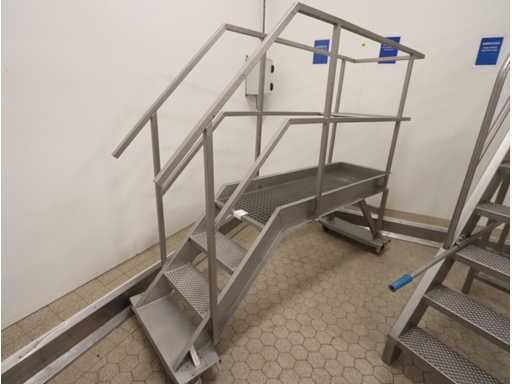 Treppenabsatz aus Edelstahl