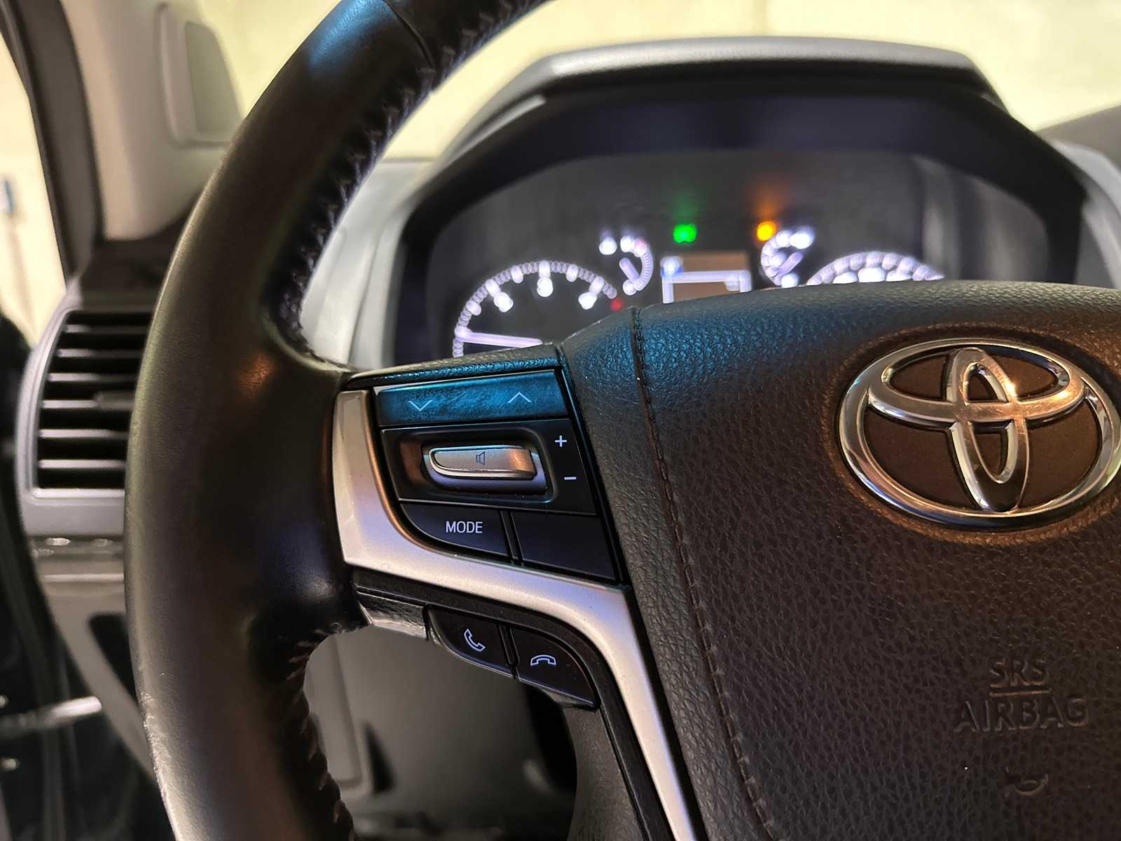 Toyota Land Cruiser 2.8 D-4D-F Challenger Blind Van 177pk 2020, VHH-33-H Bedrijfswagen