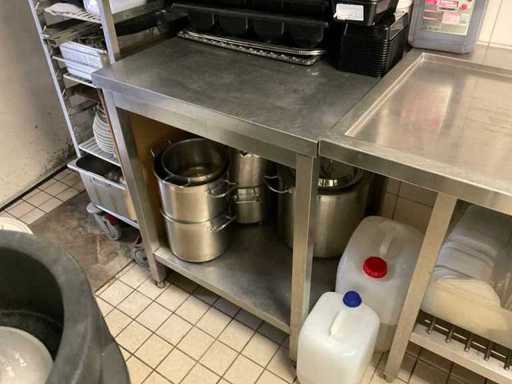 Edelstahl-Arbeitstisch