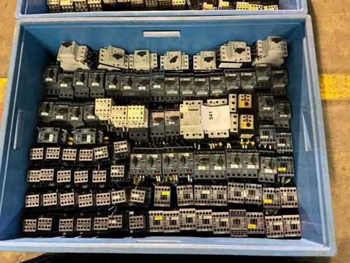 Batch of electrical components