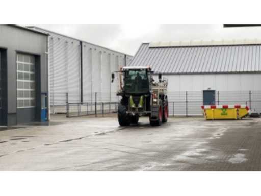 04273e1c-ad3f-4e41-a110-a2527daf4967.mp4