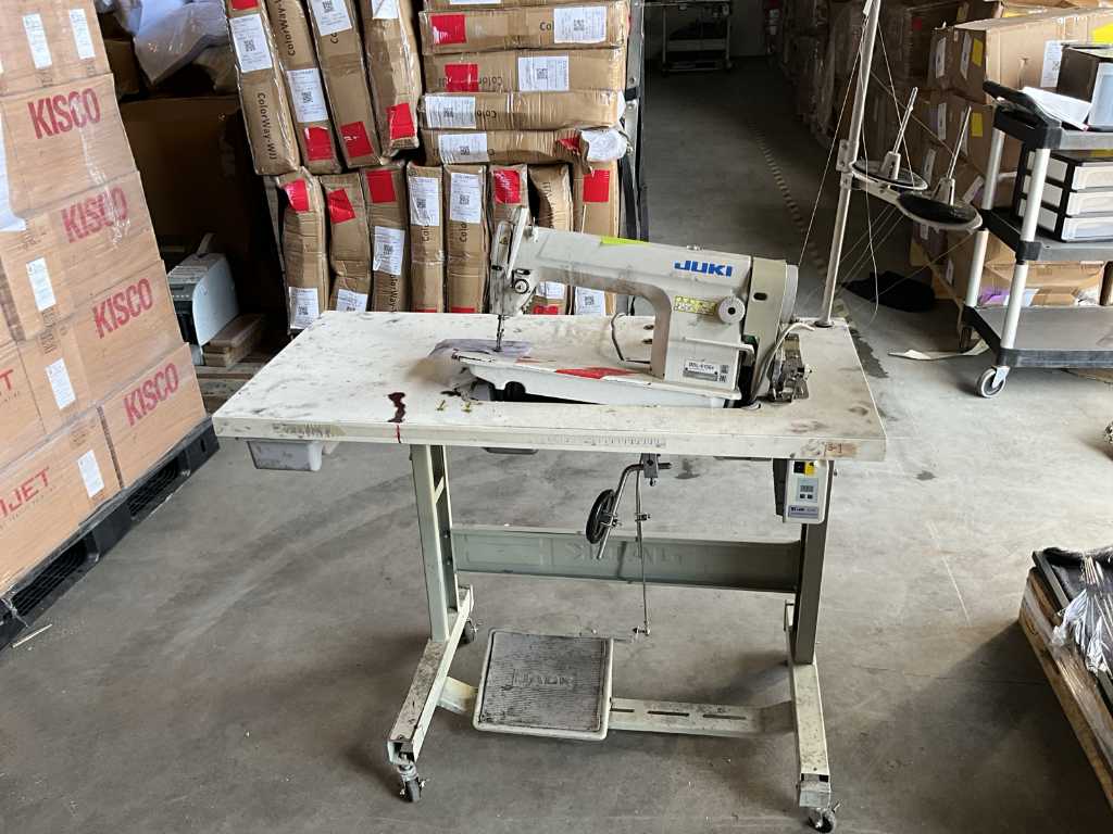 Juki DDL-8100E Sewing Machine
