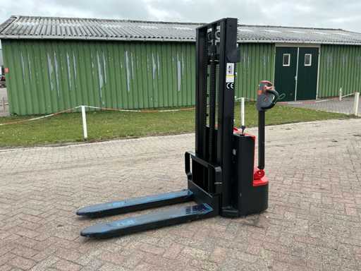 2025 Bauer 1500 Gerbeur