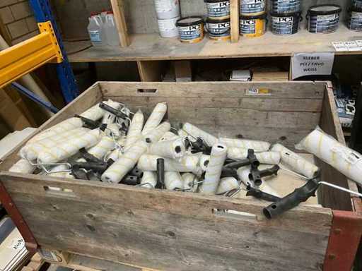 Rullo di vernice a palo solido