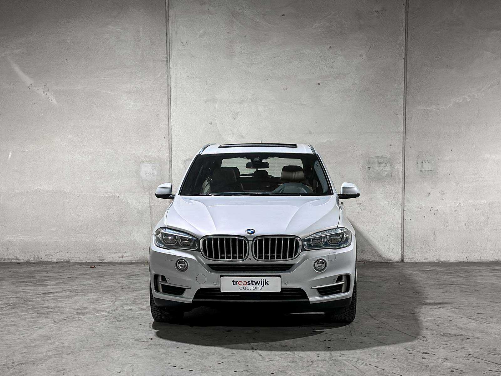 BMW xDrive40e iPerformance High Executive -individual- F15 313pk 2016, R-711-DS