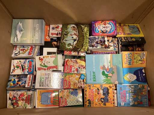 Charge neuer und gebrauchter Bücher ca. 180x