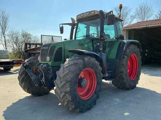 Trattore agricolo Fendt 714 Vario a trazione integrale del 2000