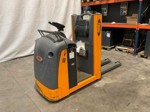 2014 OMG 620 PF AC Order Picker