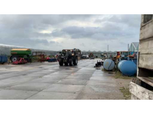 8f2d7b35-347a-4256-86be-373e72f3c6e9.mp4