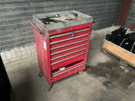 Gereedschapswagen met inhoud