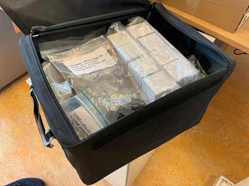 Electrooptic accessoires en lensdoppen