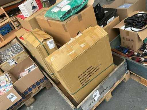 Partia rękawic i ogrodniczek