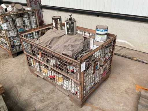 Loté de peinture et vernis