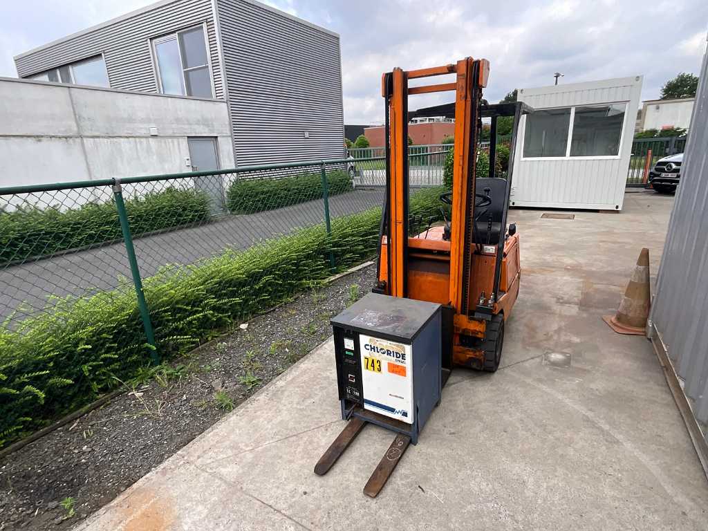 Electric forklift R50-15