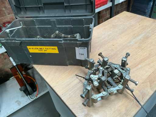 Clemă pentru țevi cu lanț