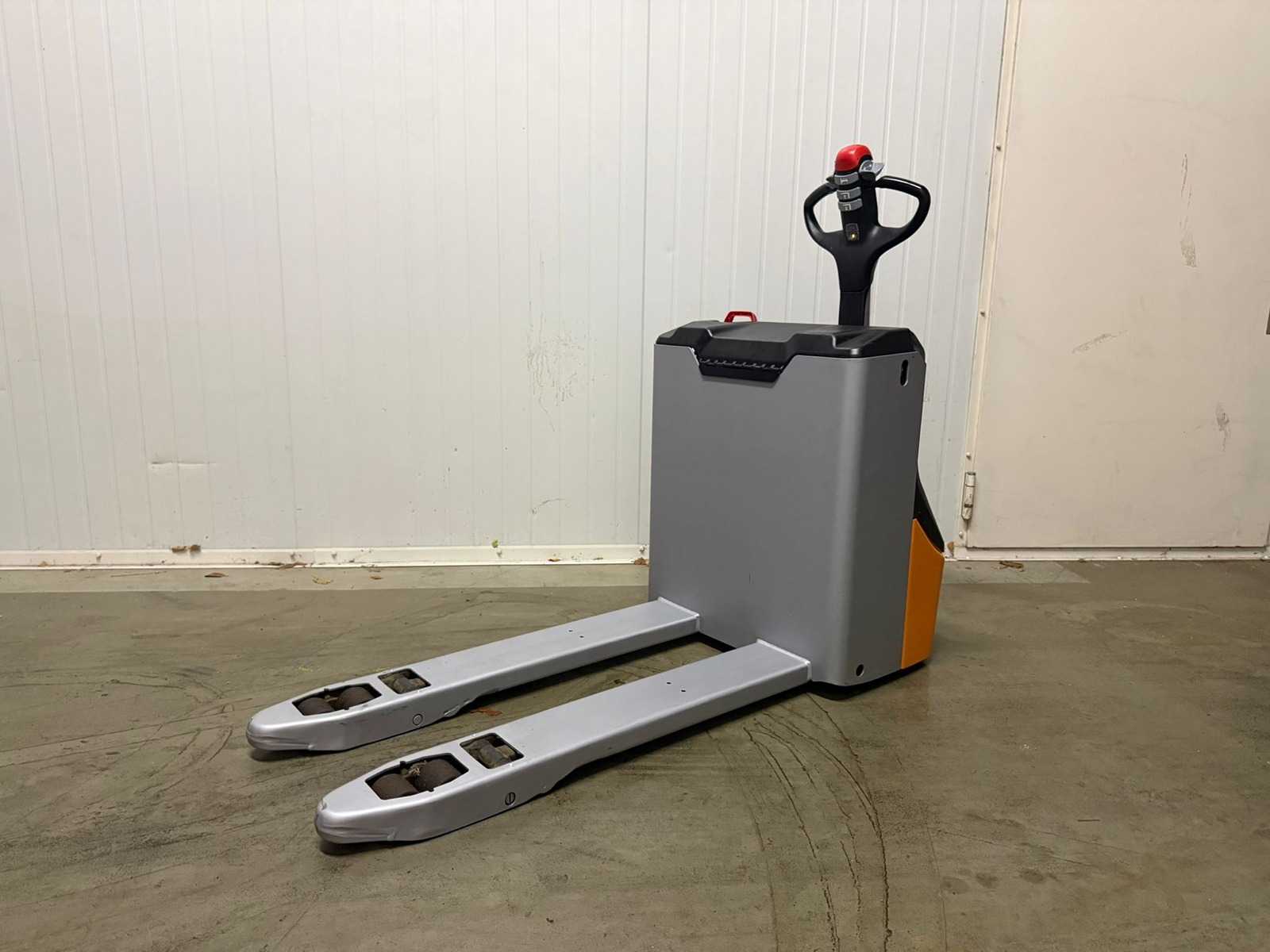 Still – 2016 – ECU 16 – Stacker