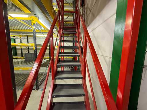 Treppenabsatz 2,80 m hoch