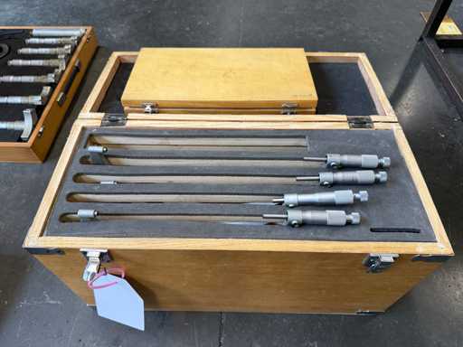   Veel micrometers