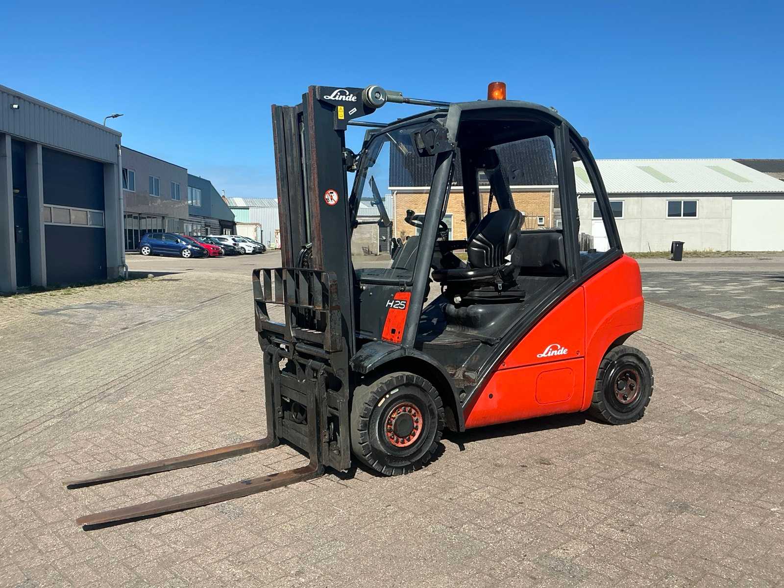 2005 Linde H25D Forklift