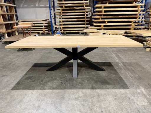 Eiken eetkamertafel 240 cm