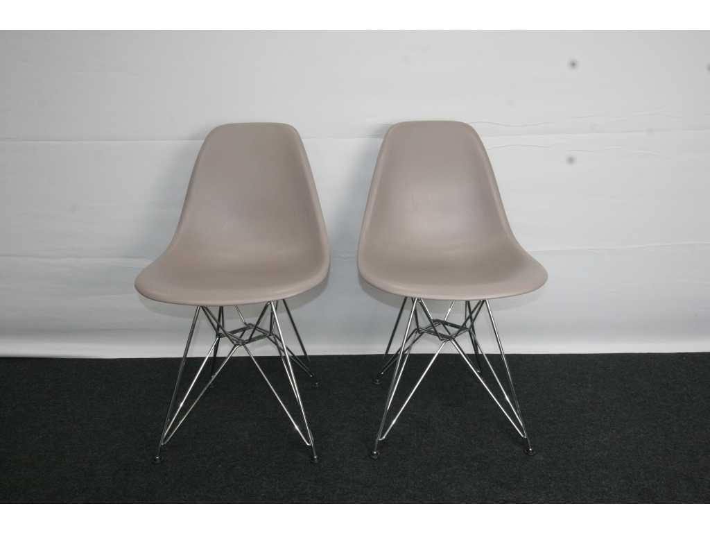 2 x Vitra Eames DSR design chair