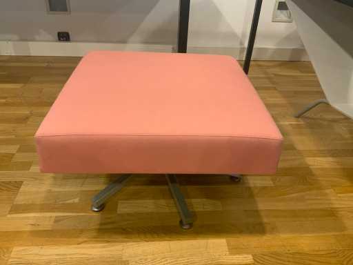 Lensvelt SPR Cathedra “Atelier van Liesvelt “ Hocker