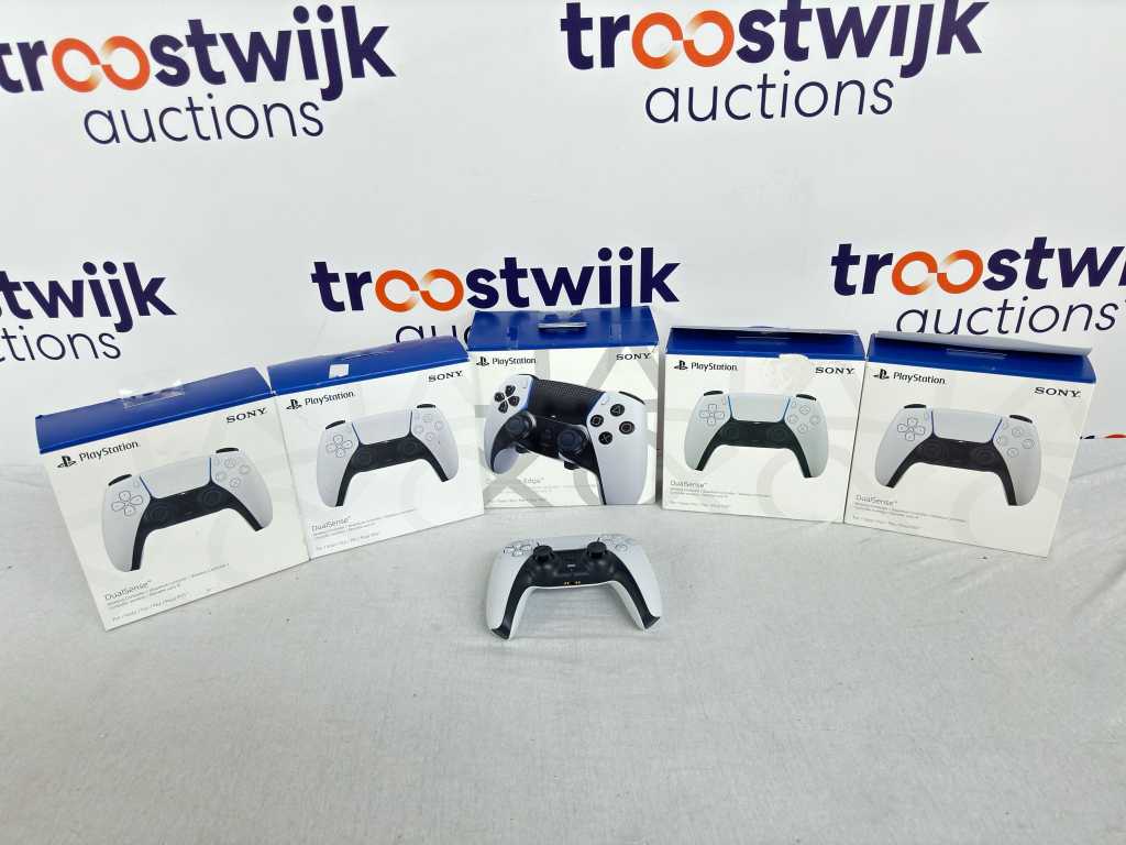 6x Playstation Controllers