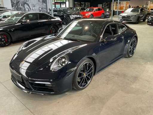 2020 Porsche 911 Carrera 4S Jacky Ickx Belgian Legend Edition 1/75 Passenger Car