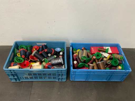 Lot de fil à coudre