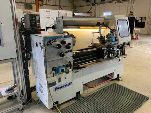 Format UD 230 uniwersalna tokarka z 1996 roku