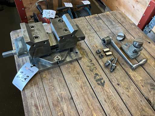 Menghin? de ma?in? Carl Horth cu f?lci prismatice