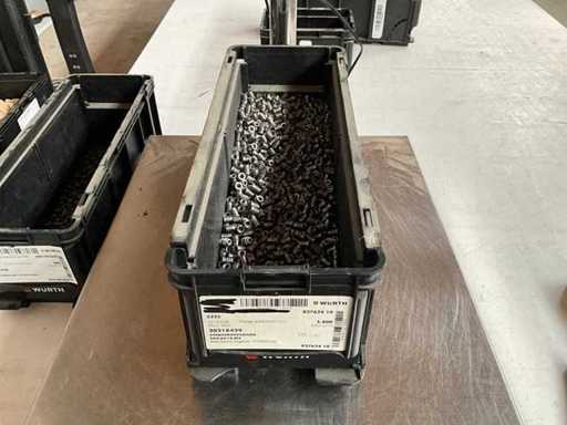 Würth 7.68kg Connecting nut 8x10 M4 in stackable container