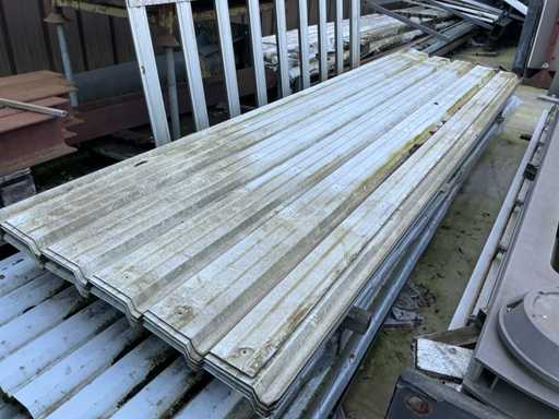 Joriside Batch of various PVC corrugated sheets and sandwich panels