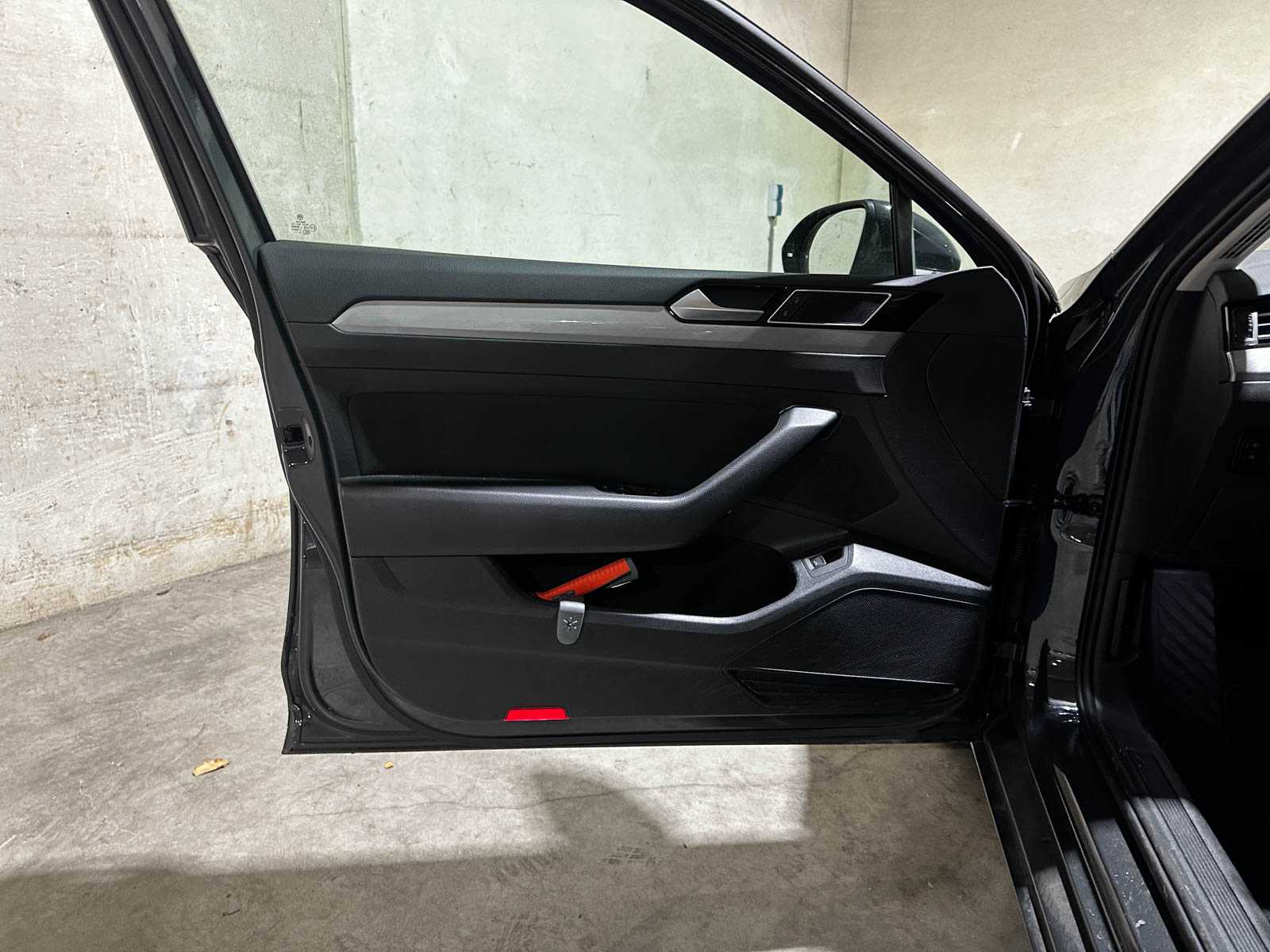 Volkswagen Passat Variant 1.5 TSI Business 150pk 2020 (Origineel-NL+1e eignaar), J-046-XK