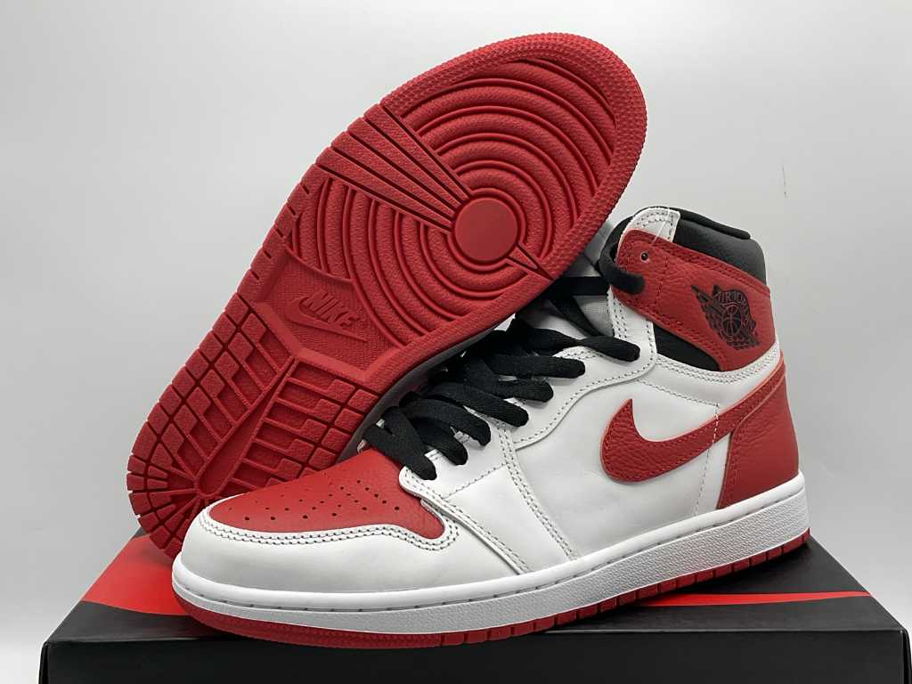 Nike Air Jordan 1 High OG Heritage Sneakers 43