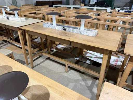 Kabinen – Bartisch mit Marmorkonstruktion und -beleuchtung