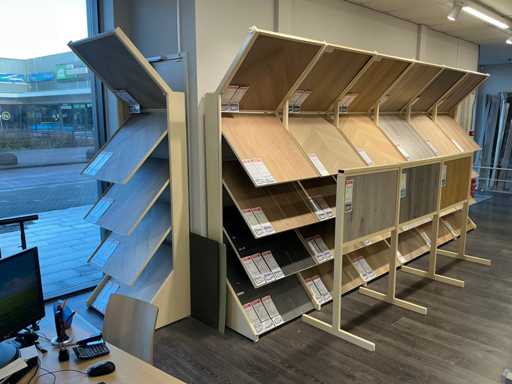 Magasinez des étagères pour des échantillons de sol