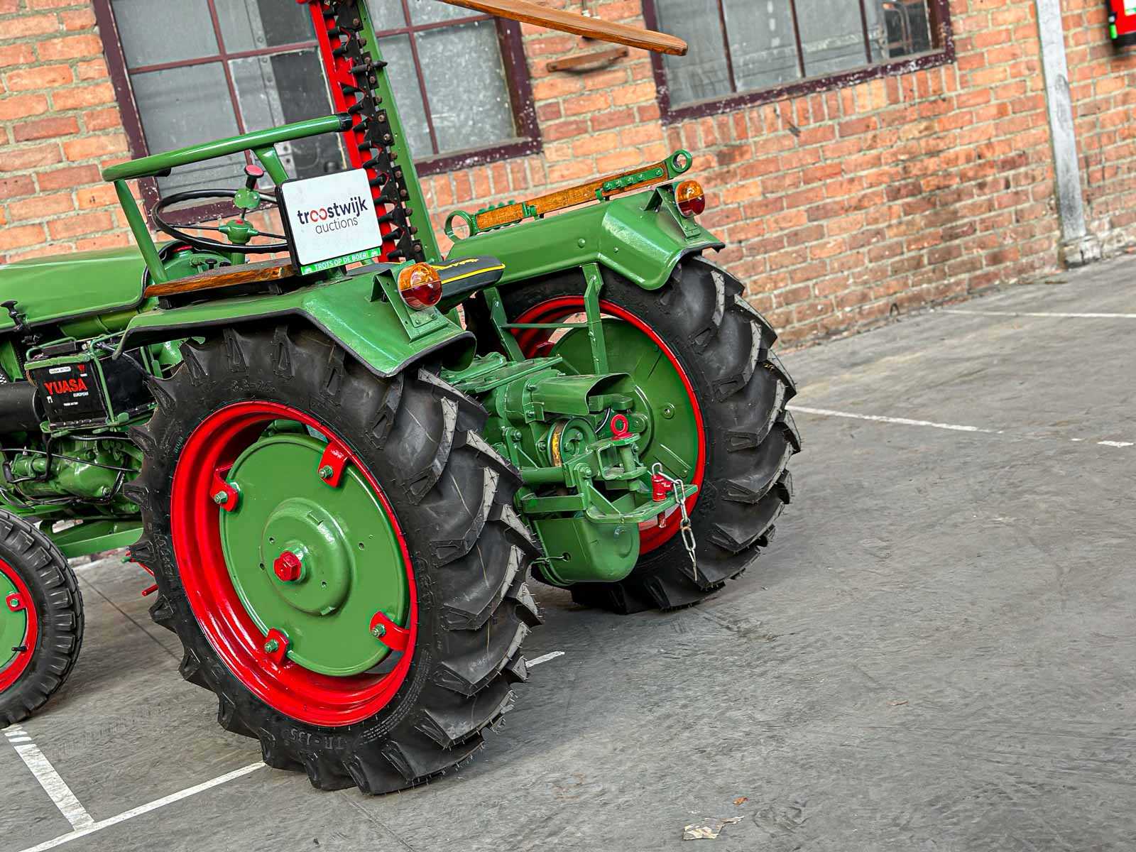 Holder 1955 1-Cilinder Oldtimer Tractor + Originele Melkwagen, TRH-44-X