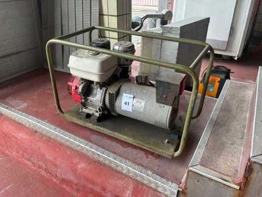 Power generator
