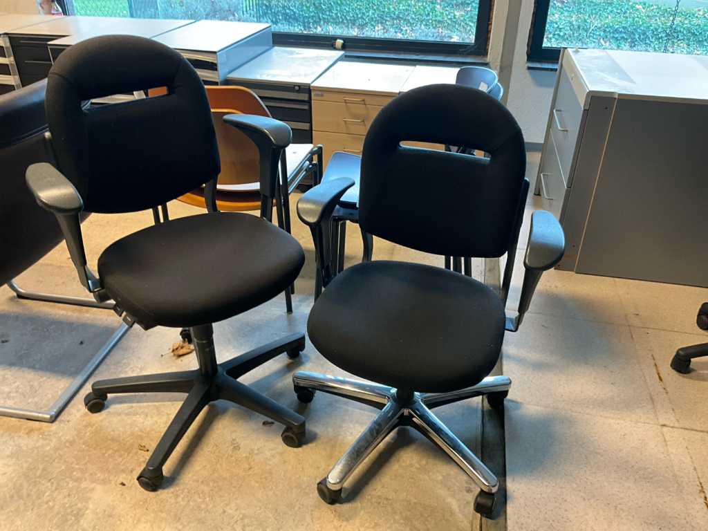 2 Chaises de bureau AHREND wo modèle 2336.