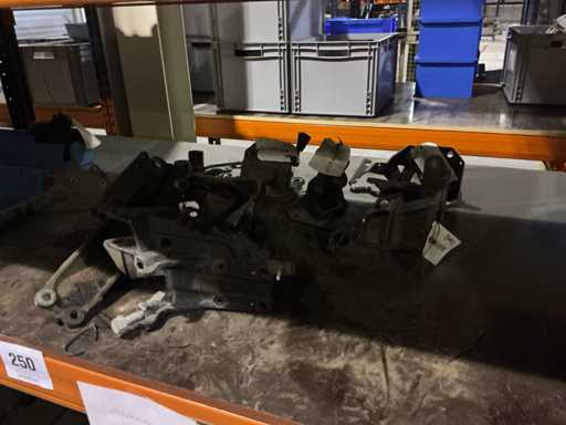 Verschiedene Kabinenstützen und Zubehör