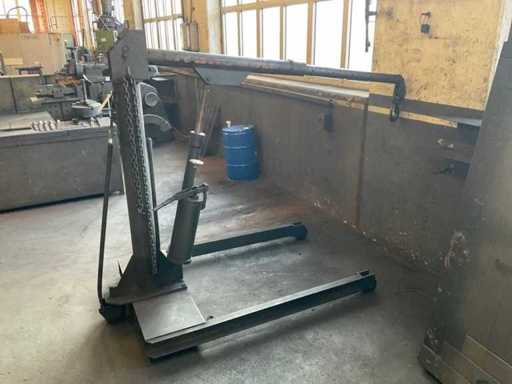 Grue à moteur Hydro Bull