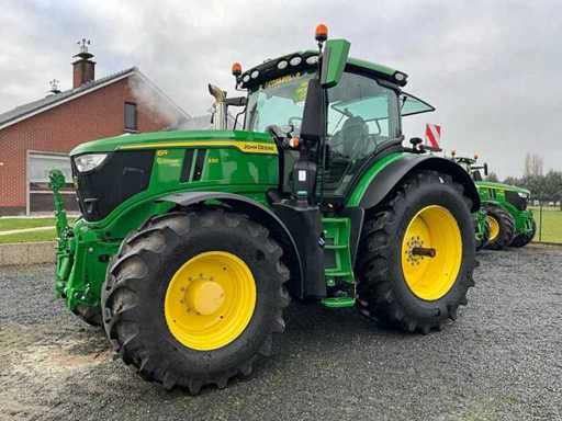 2023 John Deere 6R230 Vierwielaangedreven landbouwtractor