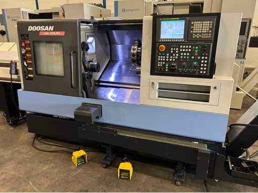 2012 Doosan Lynx 220 LMSA CNC lathe